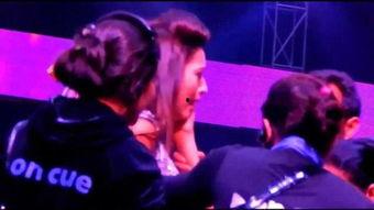 欧美明星扇巴掌图片,一场意外的“亲密接触”